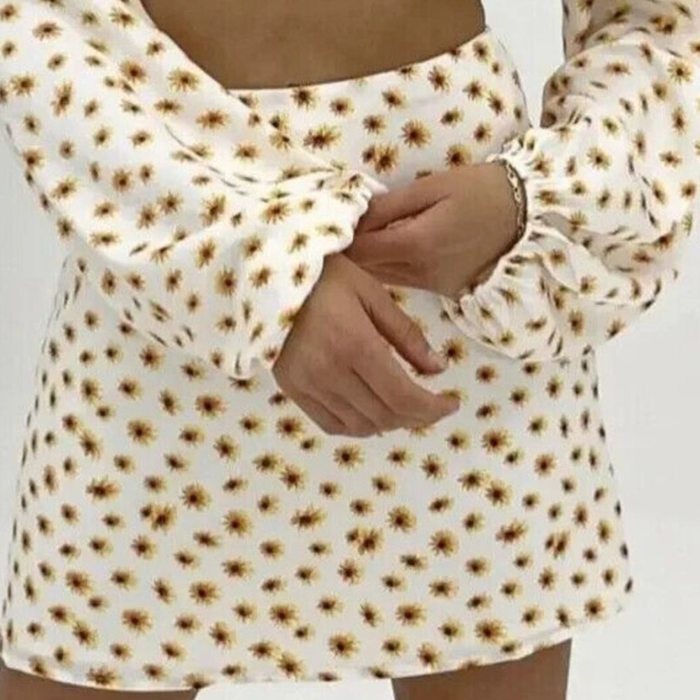 WeWoreWhat ditsy mini skirt sz med NWOT
